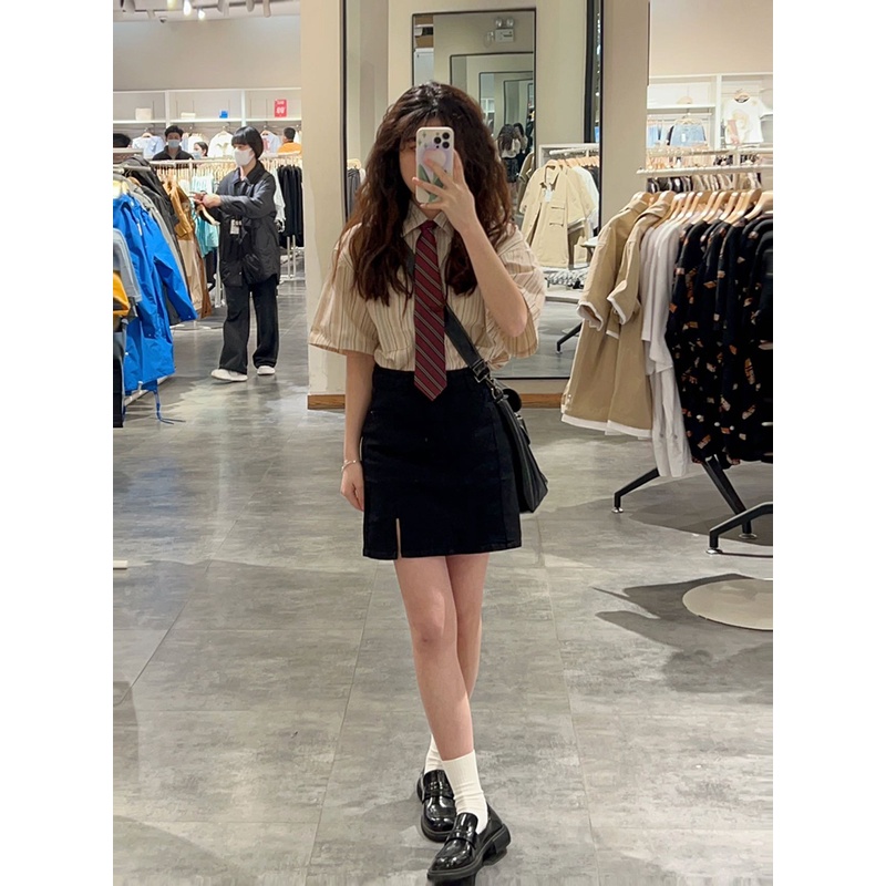 Áo Sơ Mi Tay Ngắn Họa Tiết Sọc Thời Trang Cho Nữ