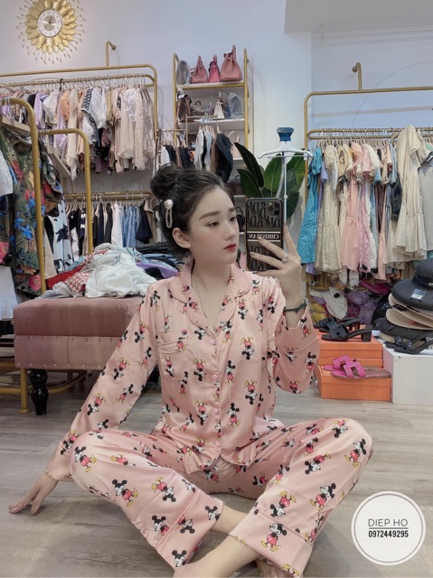 Bộ lụa satin cao cấp họa tiết thương hiệu nhiều mẫu hot | BigBuy360 - bigbuy360.vn