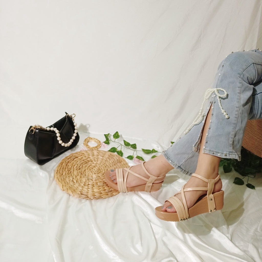 Giày sandal quai hậu đế xuồng đi học,đi làm chất êm quai chéo 3cm