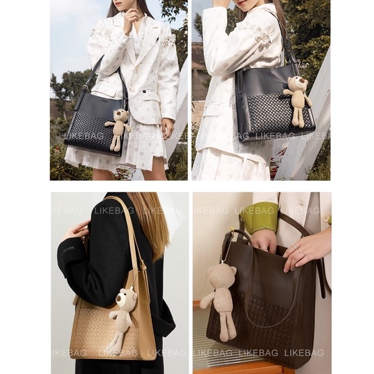 Túi đeo vai thời trang LIKEBAG vân chìm kèm móc gấu 225DJ0596 - LIBAGI