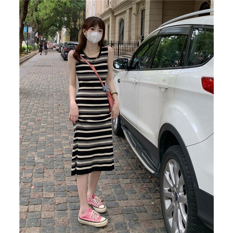 Đầm dệt kim cổ tròn họa tiết kẻ sọc màu tương phản thời trang Hàn Quốc