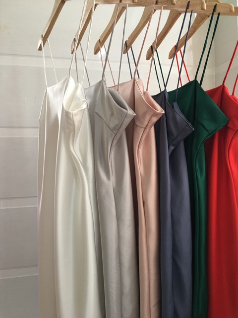 Đầm vải lụa 2 dây video tự quay | BigBuy360 - bigbuy360.vn