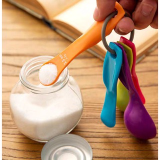 Combo 5 khuôn cupcake silicon + 1 bộ thìa đong