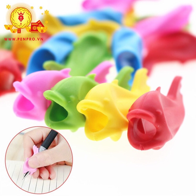 Cá định vị cầm bút chuẩn cho bé