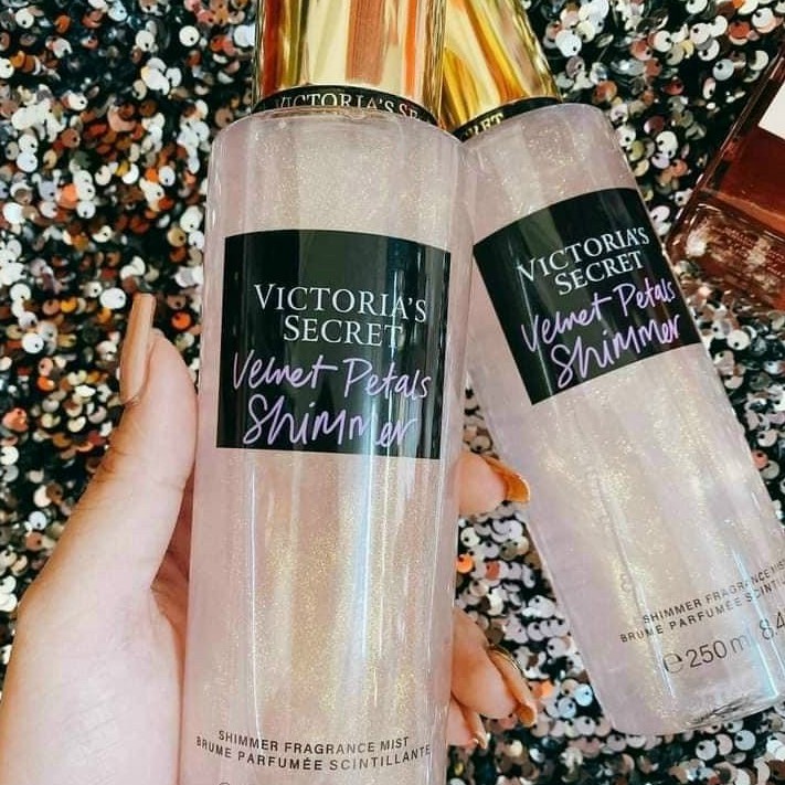 NƯỚC HOA XỊT TOÀN THÂN VIC CÓ ÁNH NHỦ NHẸ