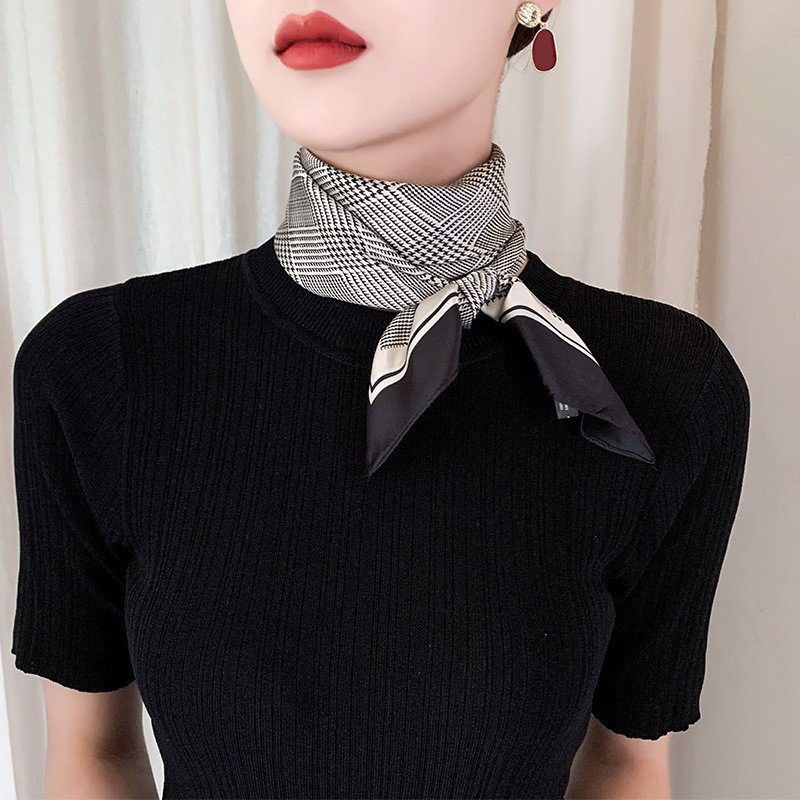 Mô tả Khăn bandana quấn làm áo Blackpink cao cấp 70 70x70cm: - Size chuẩn khăn lụa vuông 90x90 cm - Khăn lụa bandana hàn