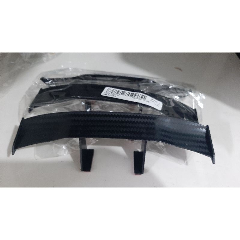 Canh gió body giả carbon cho xe điều khiển 1/10