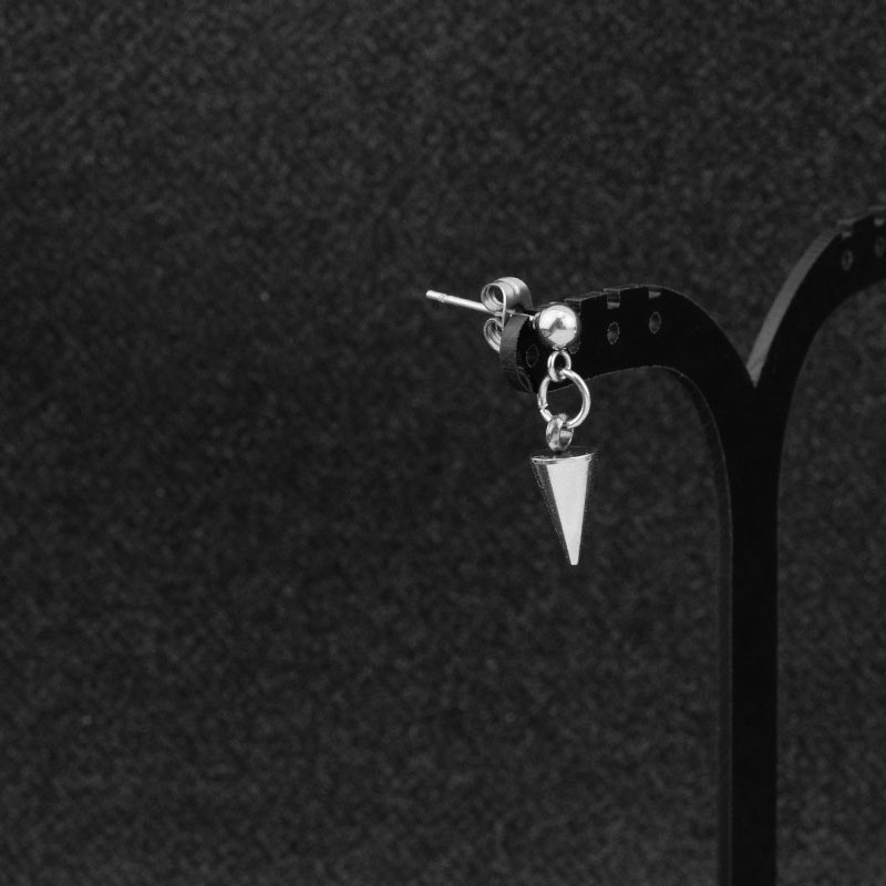 Hoa tai dáng tròn phối hình nón thời trang Hiphop