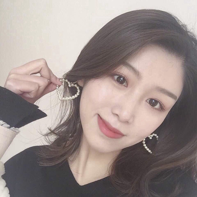 Khuyên tai hình trái tim kết hạt ngọt ngào đẹp mắt cho nữ