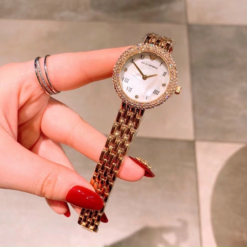 Đồng hồ Armani nữ dây kim loại thời trang