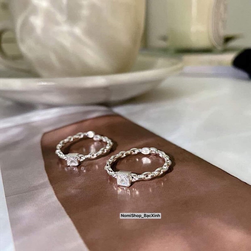Nhẫn bạc mắt xích điểm nhấn đá vuông nhỏ nhắn, Freesize mới lạ độc đáo đầy phong cách Mainomi Shop Bạc Xinh