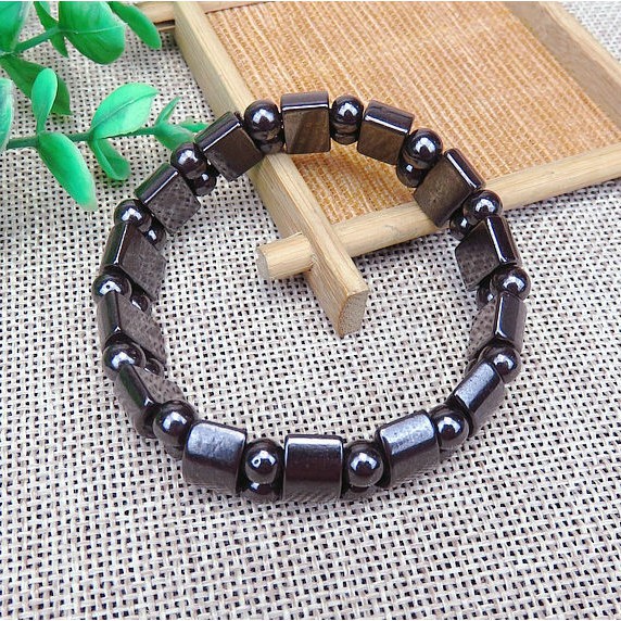 Vòng tay kim loại đen, nam nữ đều đeo được, cầm nặng tay, hàng đẹp hơn hình nha các bạn, hàng có sẵn.