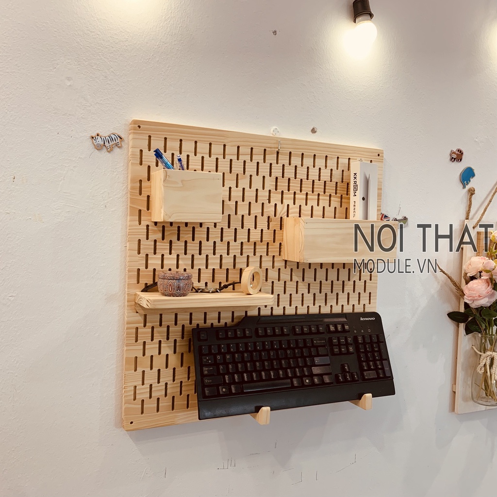 Bảng peg board, bảng lỗ treo tường trang phí phòng làm việc, phòng khách gỗ thông dày 15mm