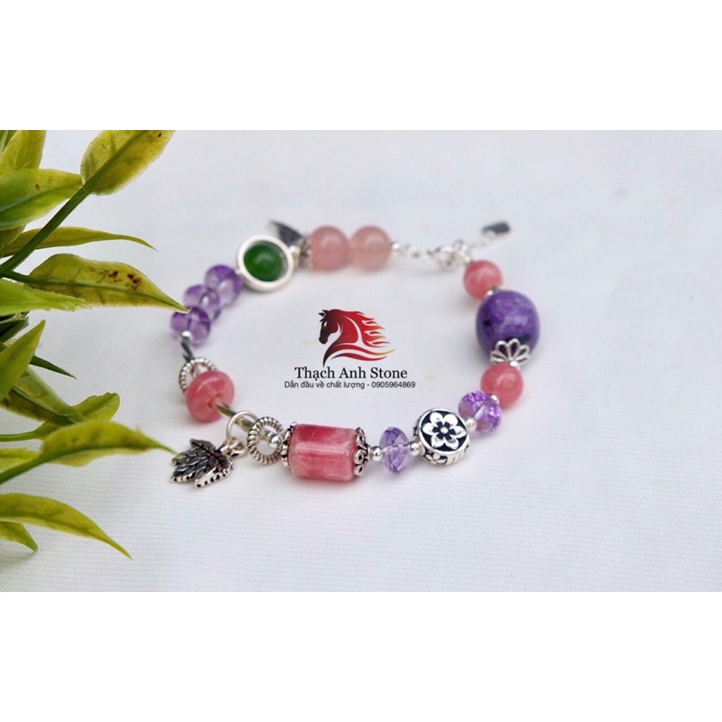 Vòng tay thach_anh tím đào hoa và charm xinh xắn