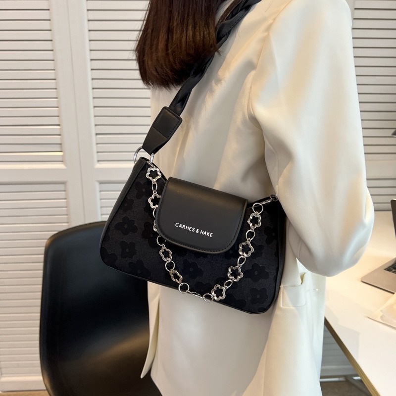 Túi Đeo Chéo Quai Xích Đơn Giản NB00385