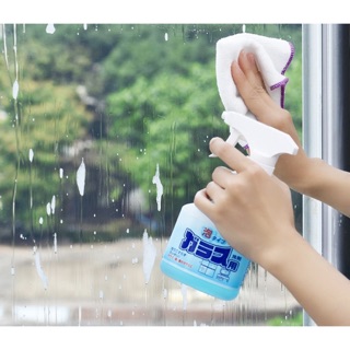 Chai xịt lau kính Rocket
