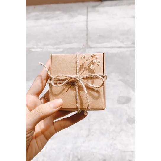 HỘP QUÀ KÈM HOA KHÔ