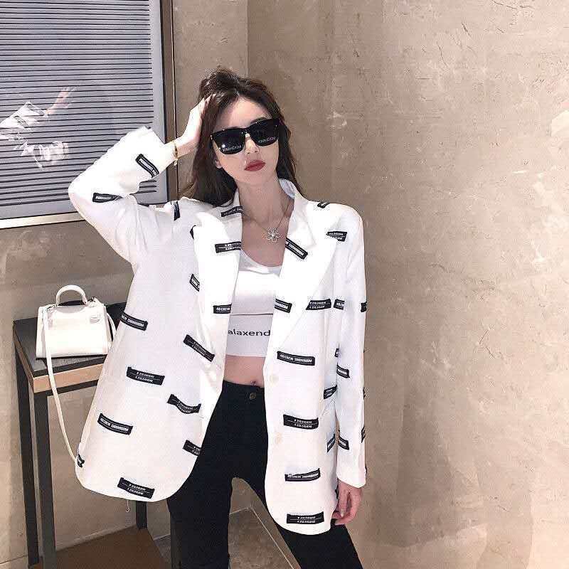 Áo khoác blazer nam nữ Unisex form suông dáng dài màu trắng phong cách trẻ trung thời trang cá tính M133HD | WebRaoVat - webraovat.net.vn