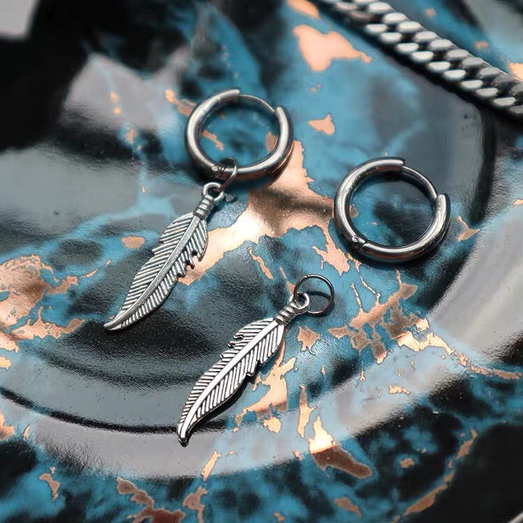 LEAF EARRING khuyên tai titan chiếc lá nam nữ không gỉ không đen không dị ứng