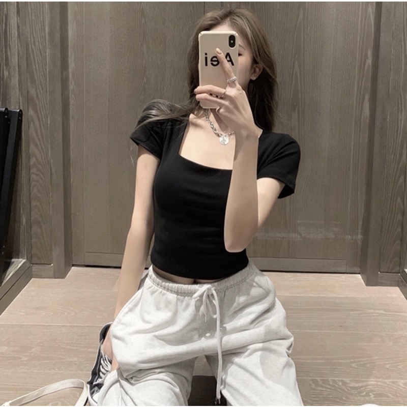 Áo croptop cổ vuông tay cộc , áo thun body , chất cotton siêu mềm , áo cổ vuông . 2 màu đen trắng . mặc đi học đi chơi..