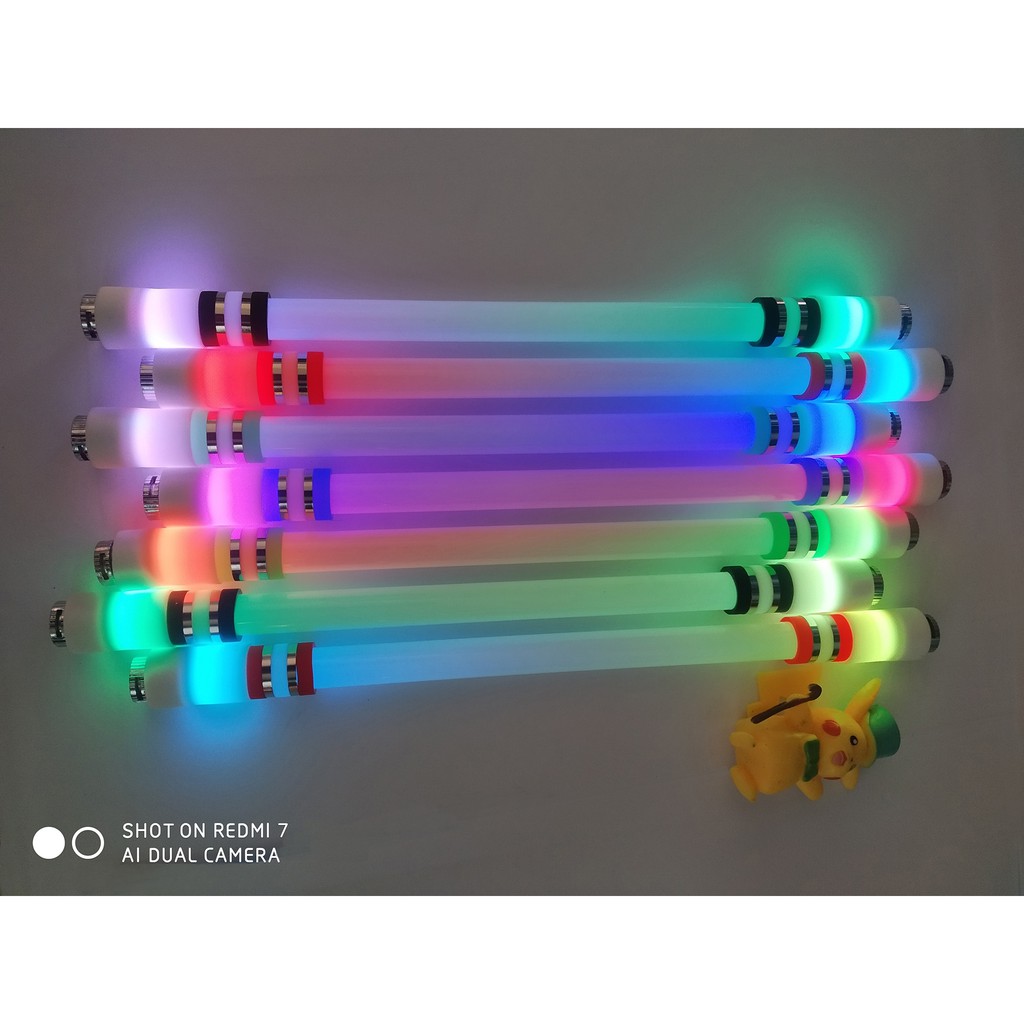 (BQ-16) Bút quay nghệ thuật có đèn led đổi 7 màu riêng biệt ở 2 đầu