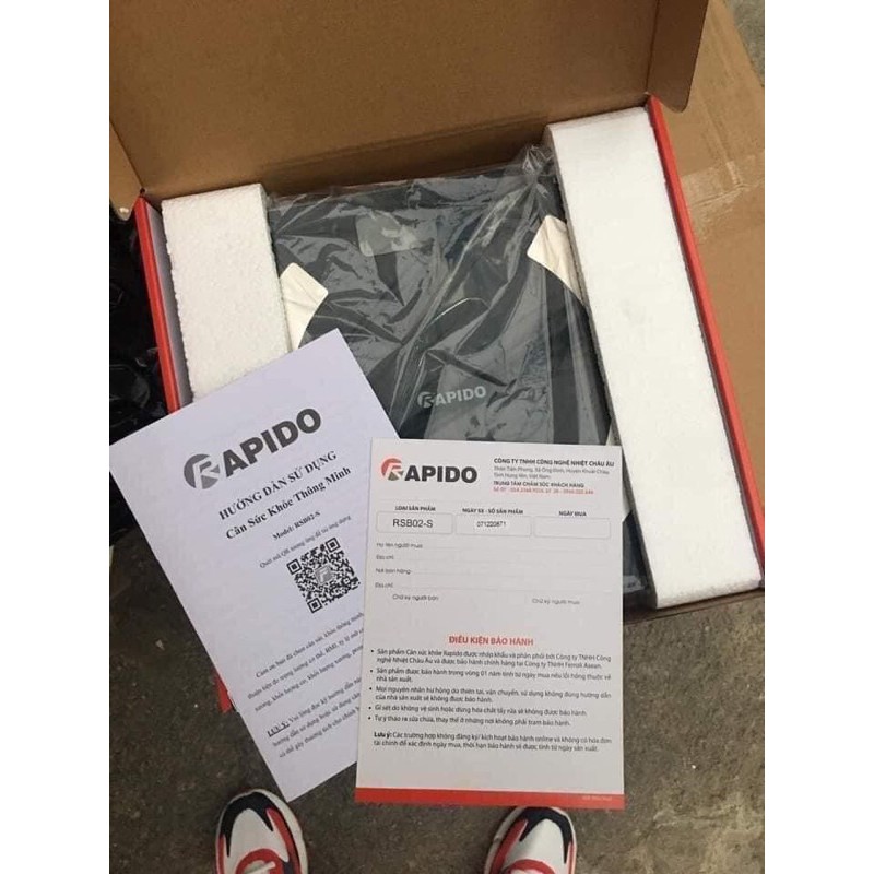 Cân rapido có bảo hành , có Bluetooth , tặng kèm pin