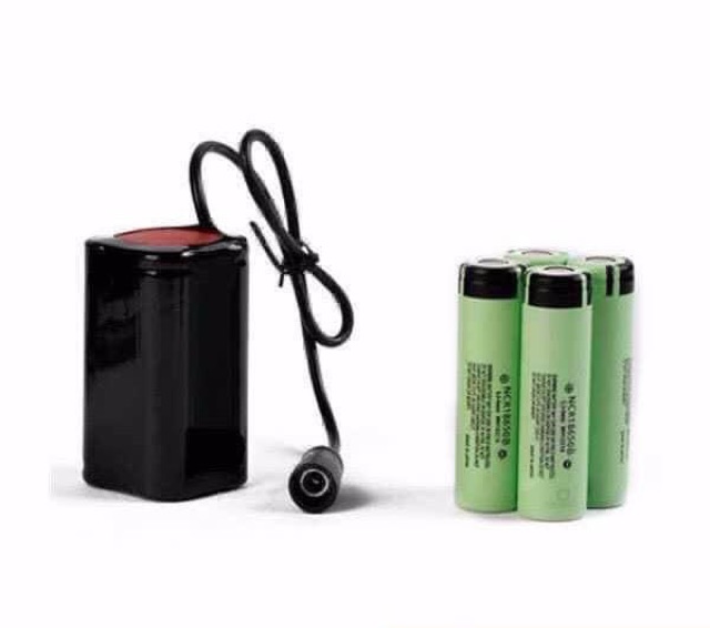 Cục pin và dây sạc đèn siêu sáng