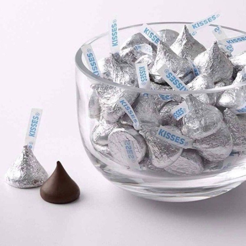 🤎[HSD 09/2022] Kẹo Chocolate Hershey’s Kisses Milk Chocolate Gói 1,58 Kg Của Mỹ — Hương vị ngon, hấp dẫn🤎