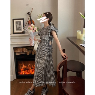 Đầm Caro khoét eo