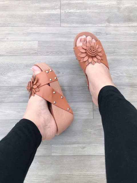 Dép đế xuồng quai chéo cao 7cm