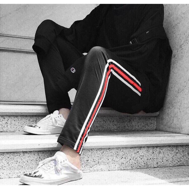  Quần jogger 3 sọc trắng đỏ