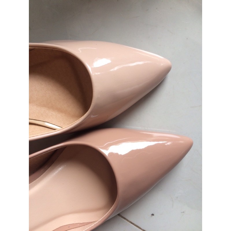 Giày cao gót bít mũi gót nhọn màu da