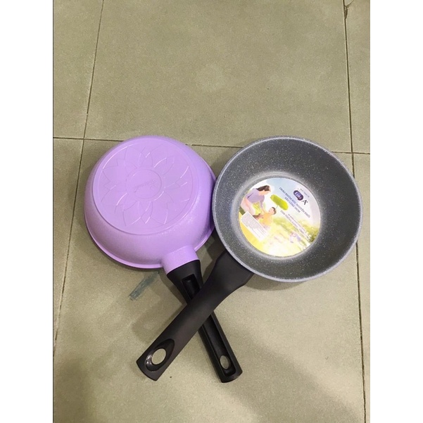 Chảo nhôm đúc nguyên khối 18 cm - quà từ Enfa A+