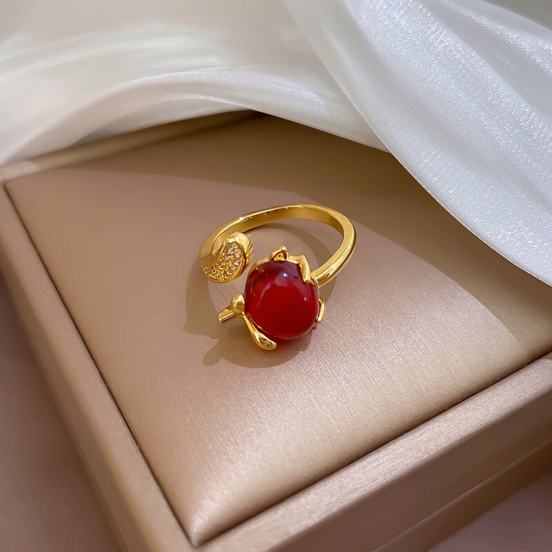 Nhẫn hồ ly đá đỏ may mắn tài lộc và hạnh phúc.