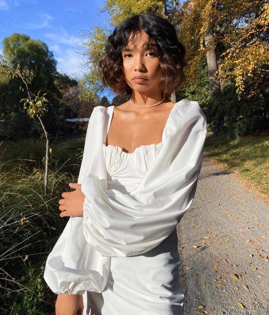 The Liv Dress - đầm lụa satin nhũ tay phồng | BigBuy360 - bigbuy360.vn