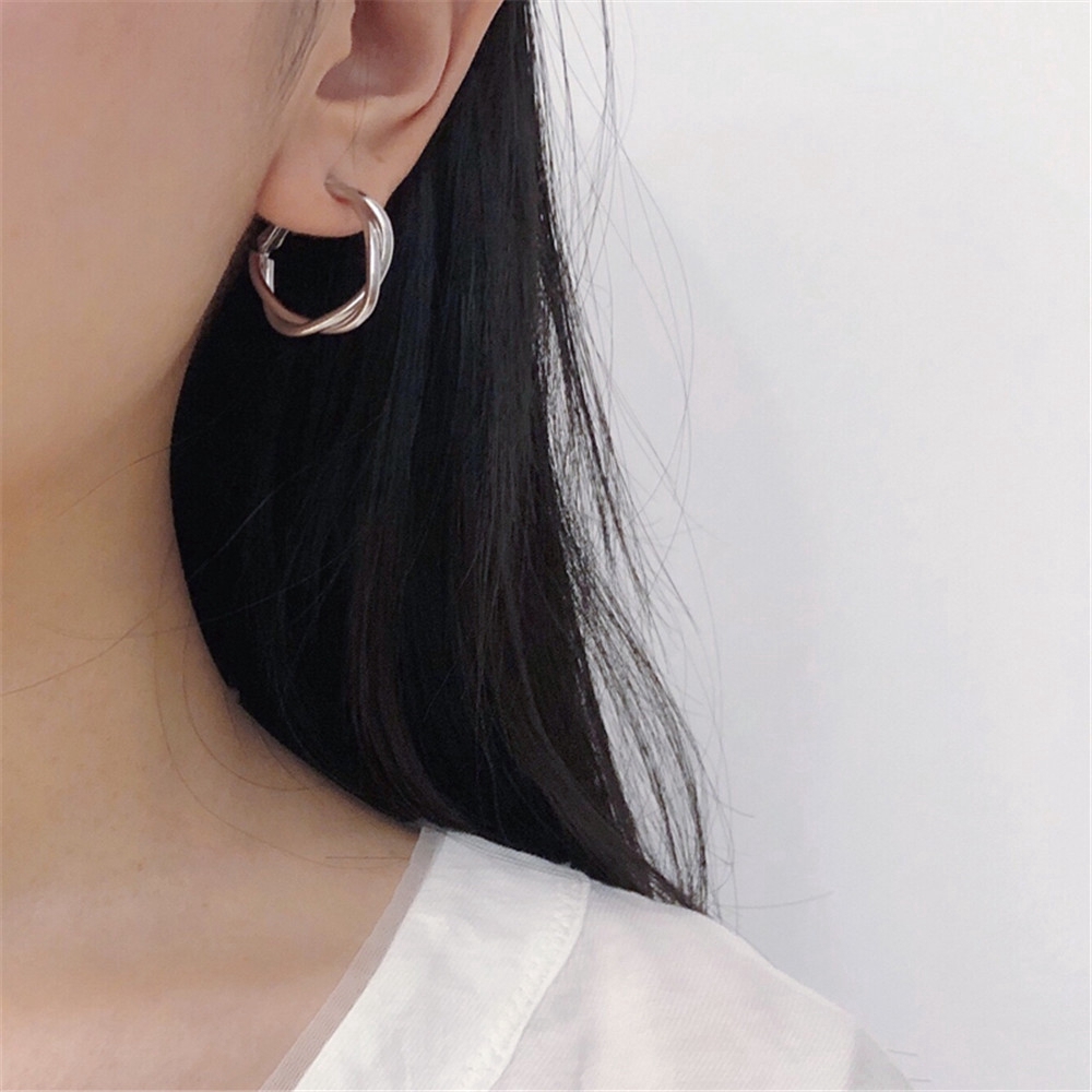 Khuyên tai kim loại dạng xoắn màu vàng / bạc cổ điển thời trang cho nữ