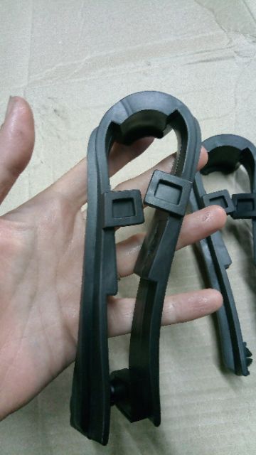 Cao su đỡ sên Ex150 2015-2019