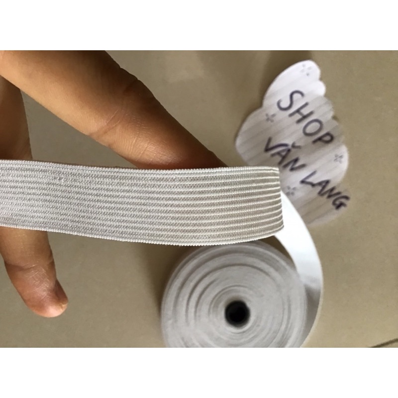 1 Cuộn chun màu trắng loại đẹp rộng 2cm dài 11mét
