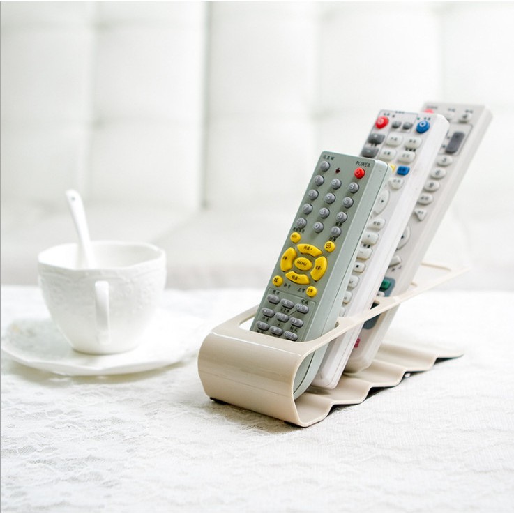 Giá đỡ remote 4 ngăn tiện lợi (GIAO MÀU NGẪU NHIÊN )