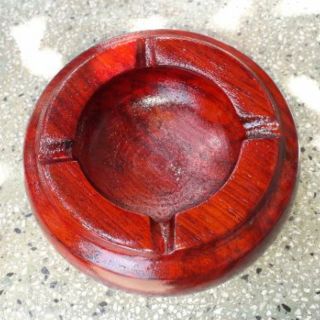 Gạt tàn gỗ hương nam phi