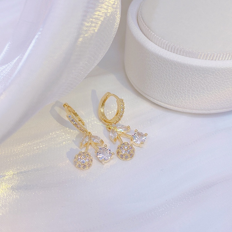 V.I.T House | Bông tai S925 cherry đá vàng