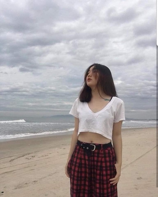 ÁO CROPTOP CỔ V LỆCH VAI SIÊU HOT | BigBuy360 - bigbuy360.vn