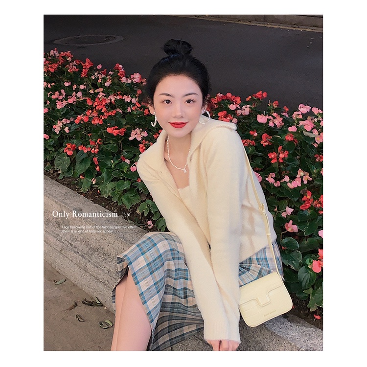 Đồ hai mảnh gồm áo khoác cardigan và áo dây treo len giả lông chồn dáng rộng phong cách cổ điển cho nữ có bán lẻ