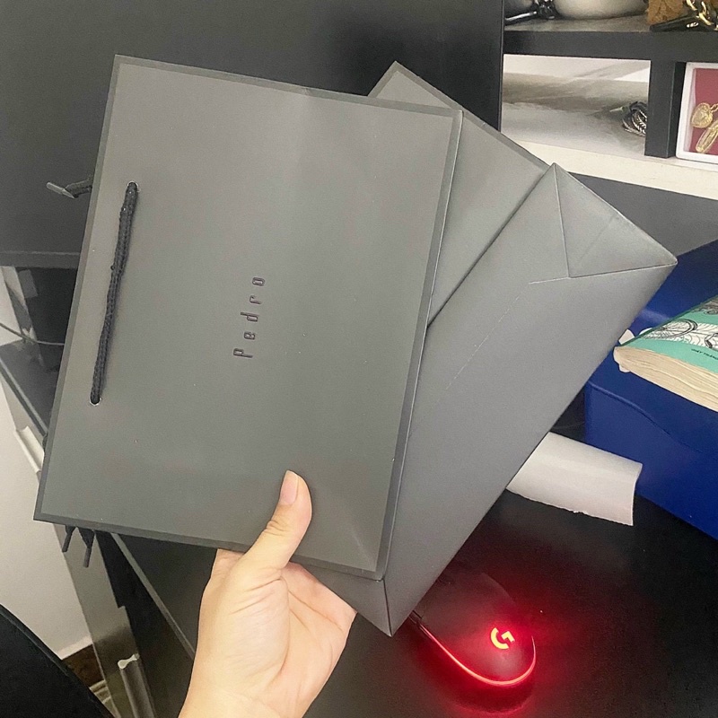 Túi giấy đựng sản phẩm có logo