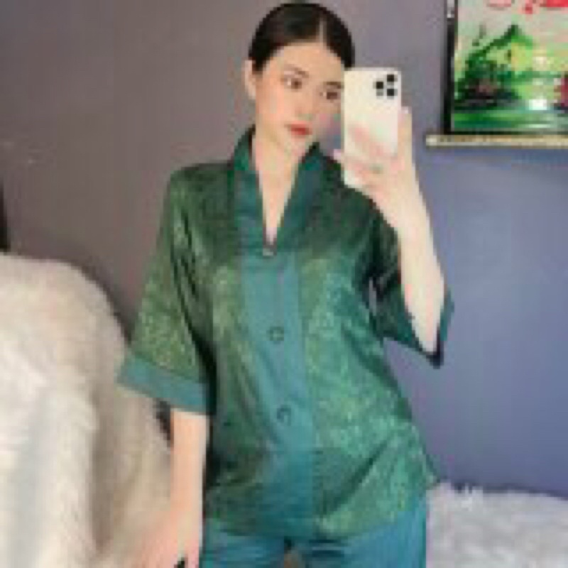 Mẫu bà lai gấm