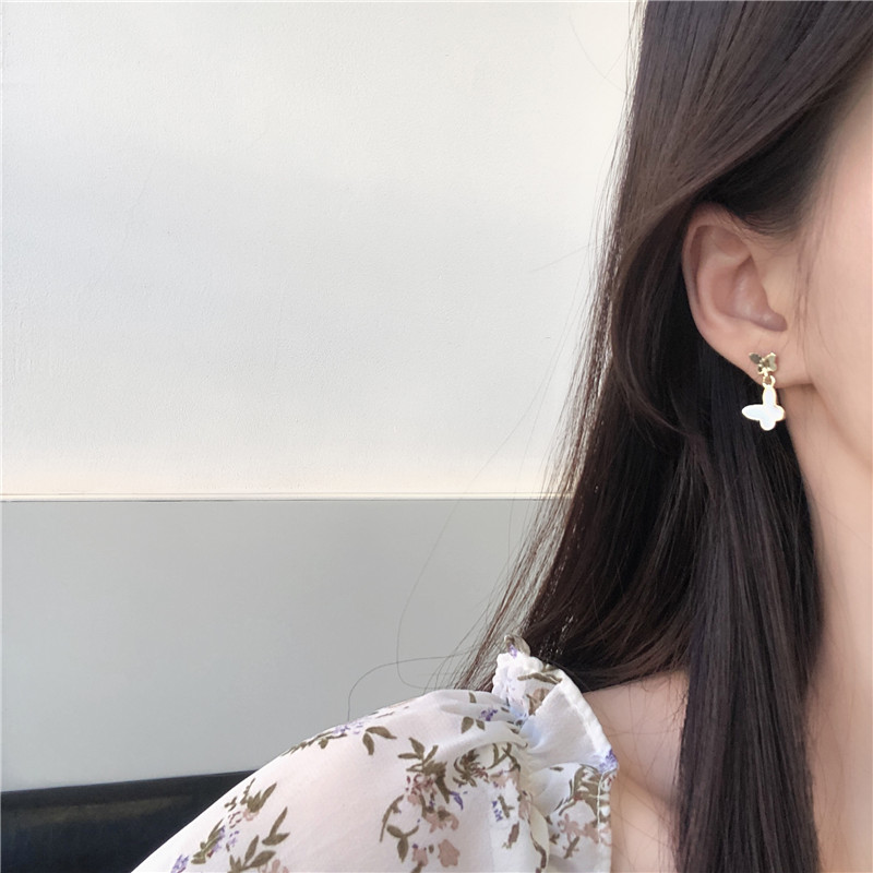 Khuyên Tai Mạ Bạc 925 Hình Bướm Xinh Xắn Phong Cách Hàn Quốc