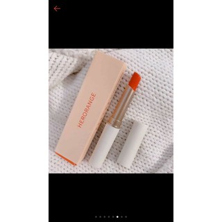 Son cam duong môi hottrend Orange