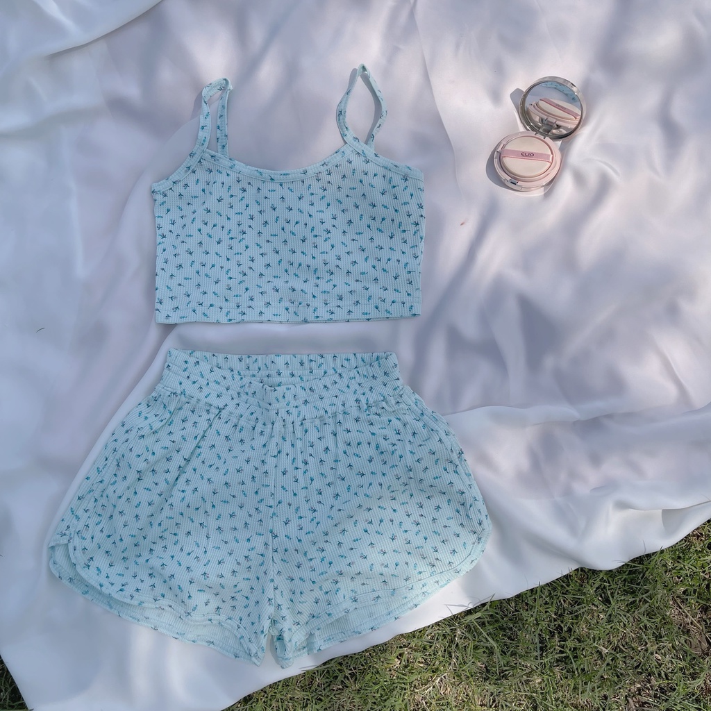 Bộ đồ ngủ, đồ tập áo 2 dây croptop - quần sooc - Hoa oải hương - thiết kế Sanvajulie