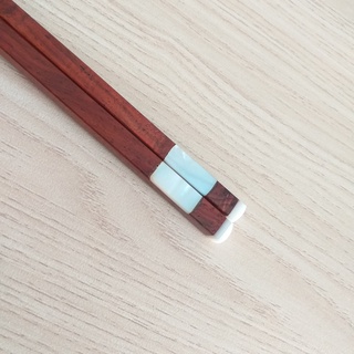 Đũa trắc vuông khảm trai đẹp cao cấp (bộ 5 đôi)