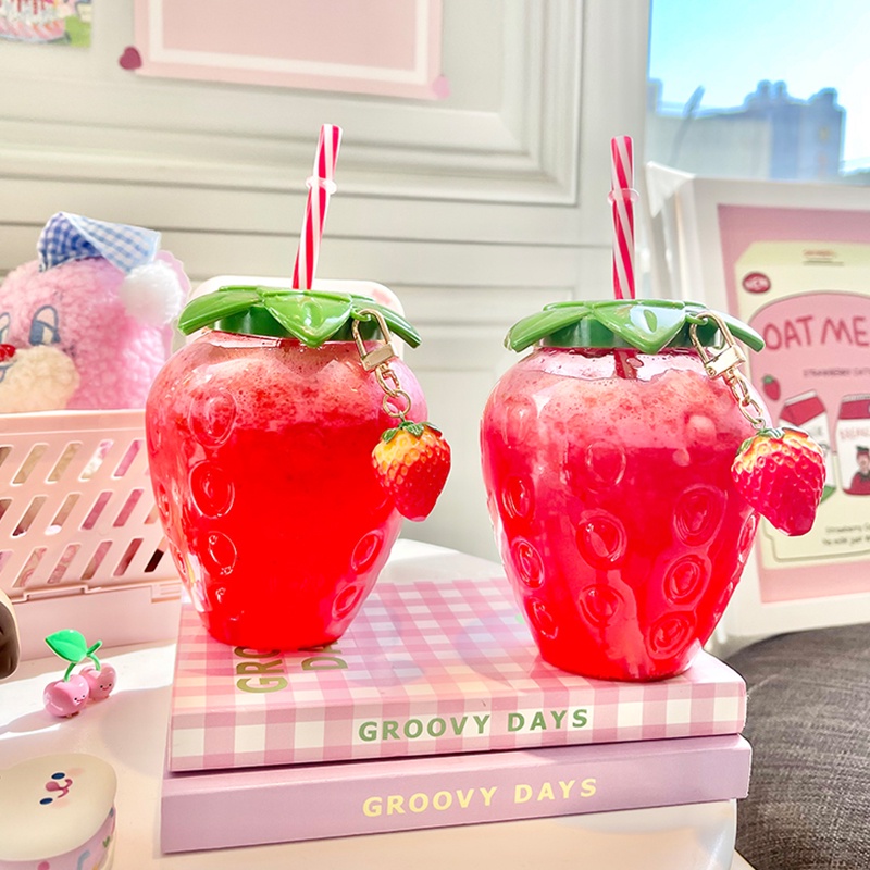 Ly Nhựa Uống Nước Họa Tiết Trái Dâu Hoạt Hình Dễ Thương | BigBuy360 - bigbuy360.vn